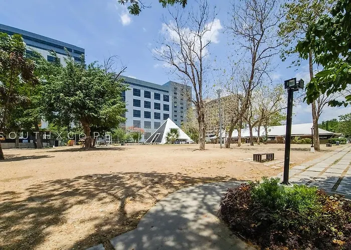 Furnished In It Park With Wifi, Netflix And Pool Access Apartment