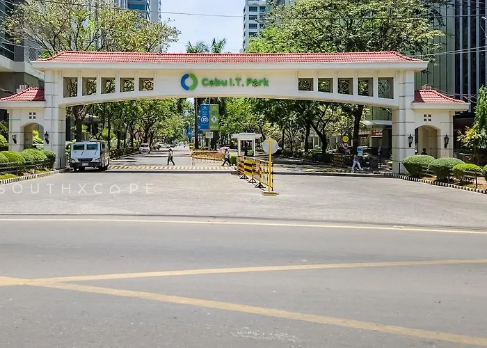 Furnished In It Park With Wifi, Netflix And Pool Access * Cebu